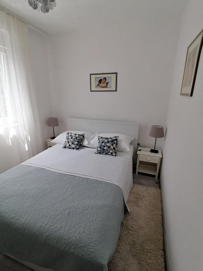 Rose 3 Apartment Baska  Exterior photo